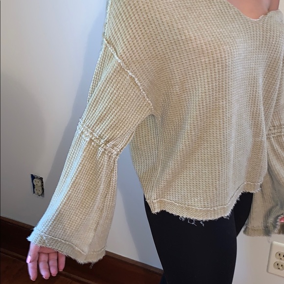 Light forest green long sleeve top - Picture 3 of 4